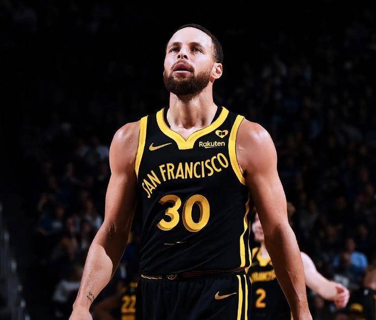 Ning经典对决，库里与80激战SKT分钟，爆冷胜负难料！