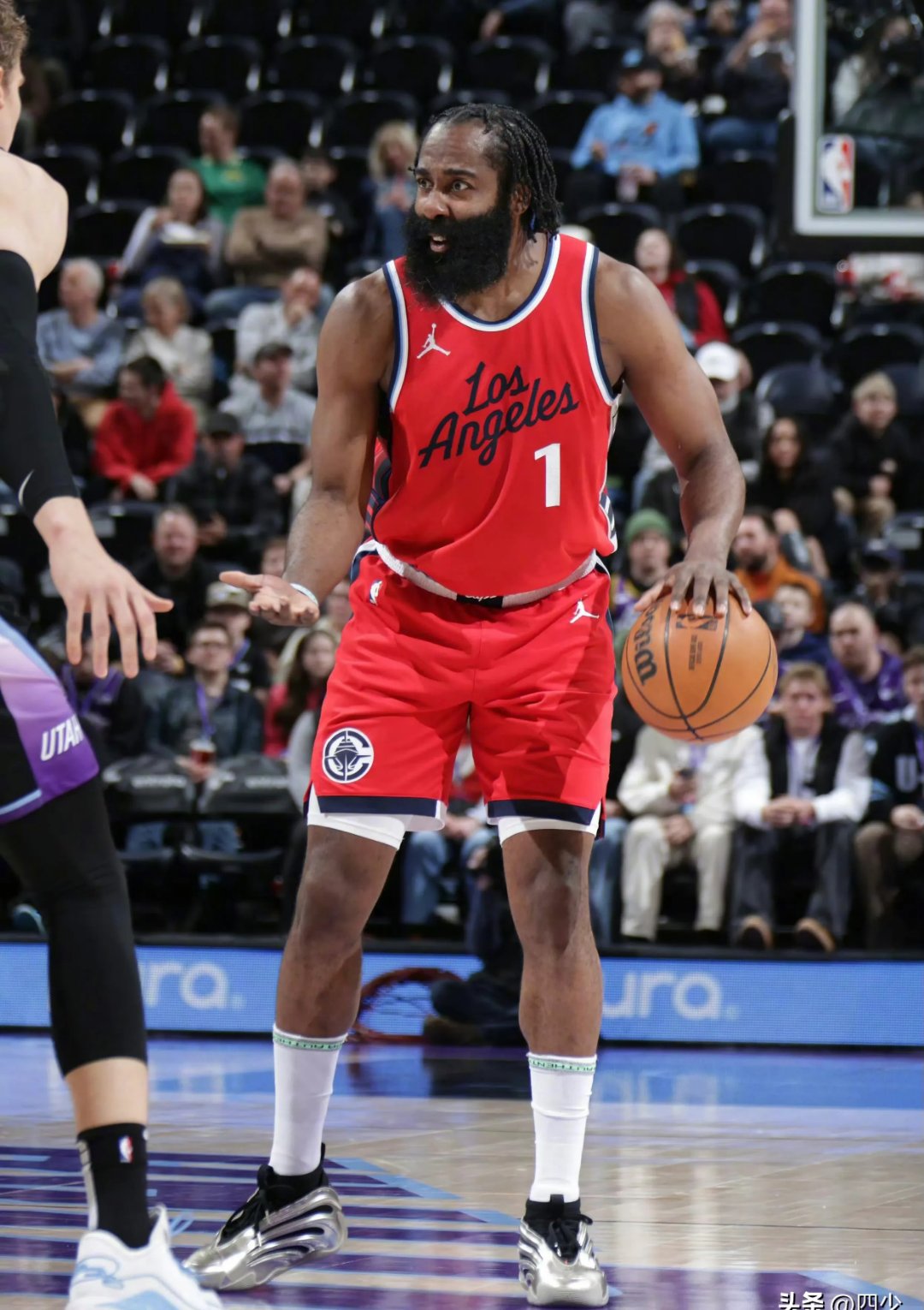 哈登伤愈复出，高光表现首场表现抢眼，德国队球迷欢呼！