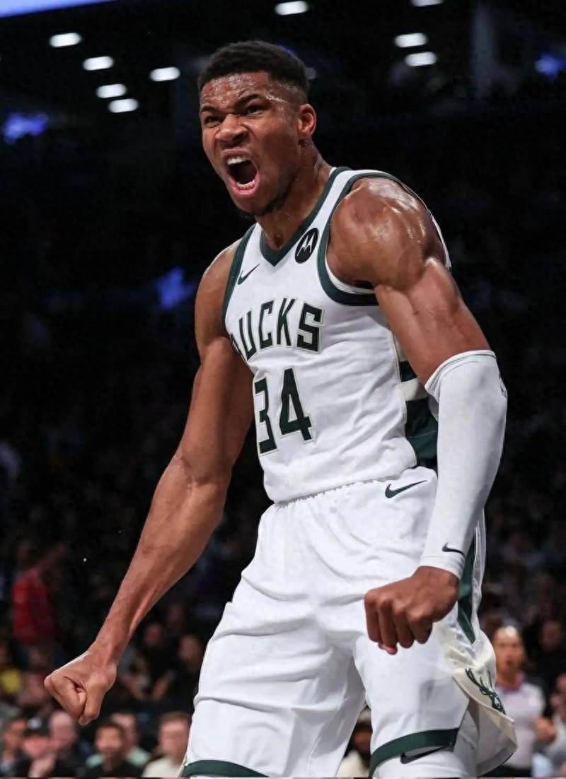  字母哥在美国队比赛中大胜，出色防守引发热议！